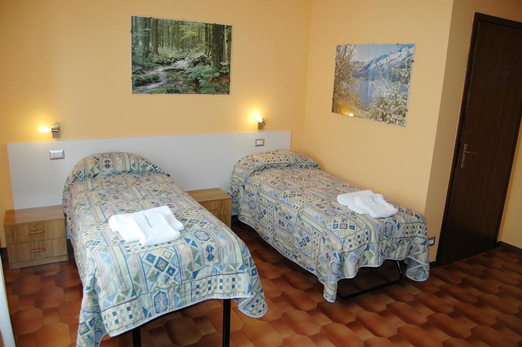 Hotel Desenzano Дезенцано-дель-Гарда Номер фото